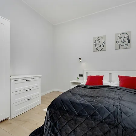 Exclusive Grey And Red In Center By Renters Appartement Varsovie