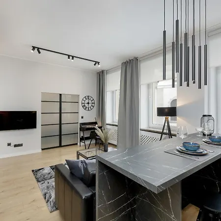 Exclusive Grey And Red In Center By Renters Appartement *