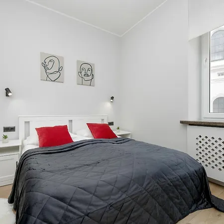 Appartement Exclusive Grey And Red In Center By Renters Varsovie