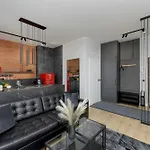 Exclusive Grey And Red In Center By Renters 公寓